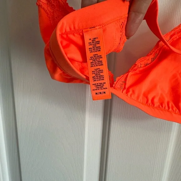 SKIMS Bold Orange Lace Bralette - Picture 4 of 5